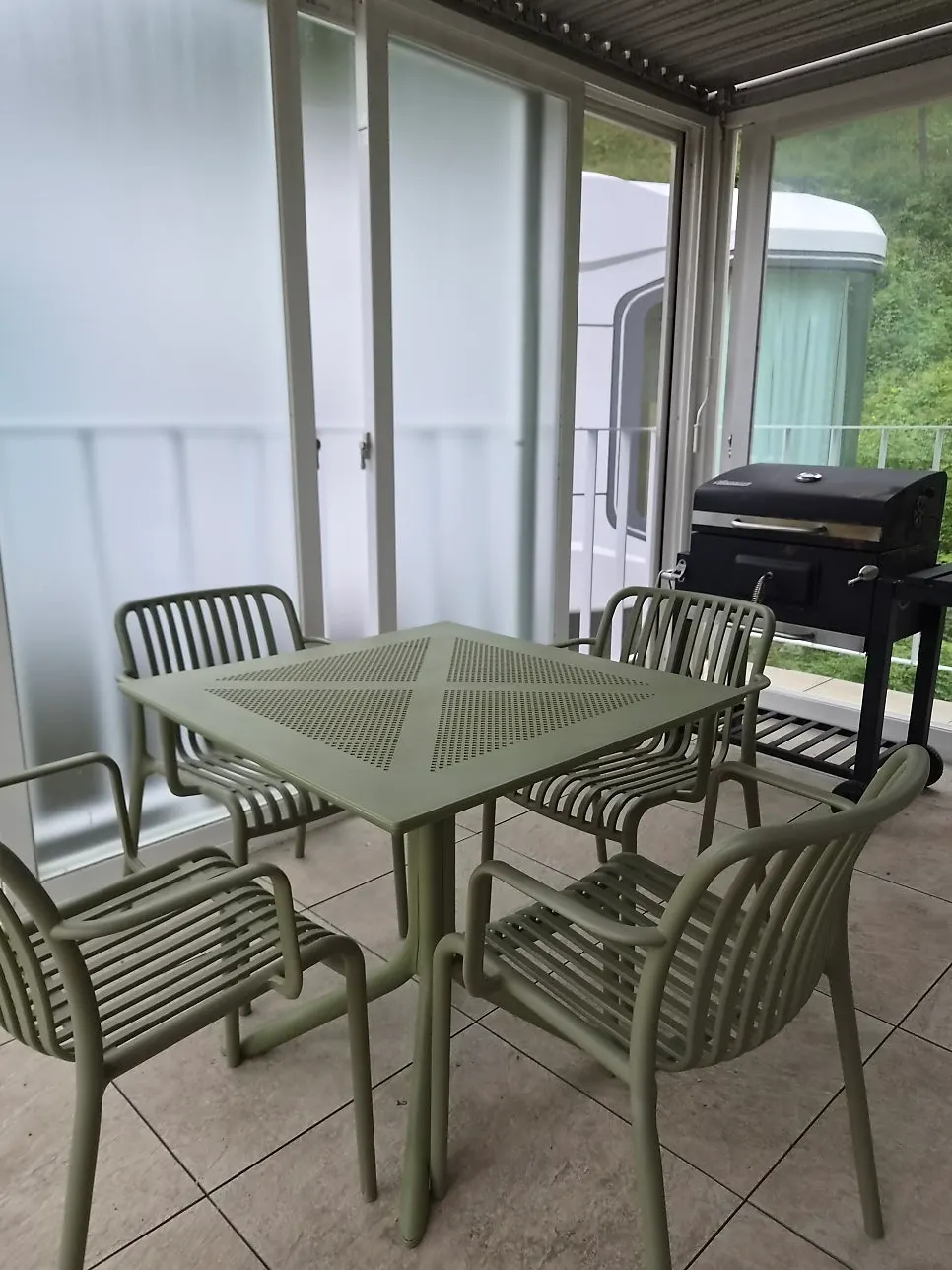 Private charcoal barbecue space for each room