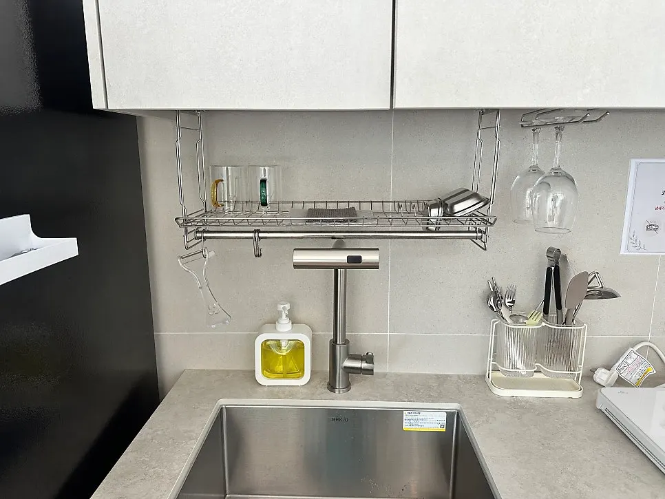 Kitchen facilities and cooking tools in the X5 room