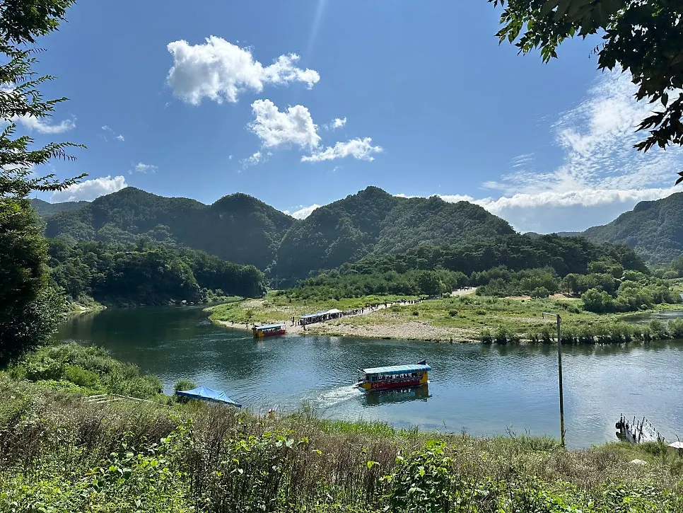 Scenery at Cheongnyeongpo in Yeongwol