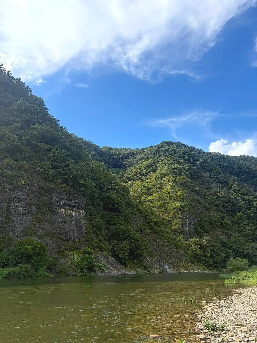 Water-play scenery in the Pyeongchang River in front of the campground