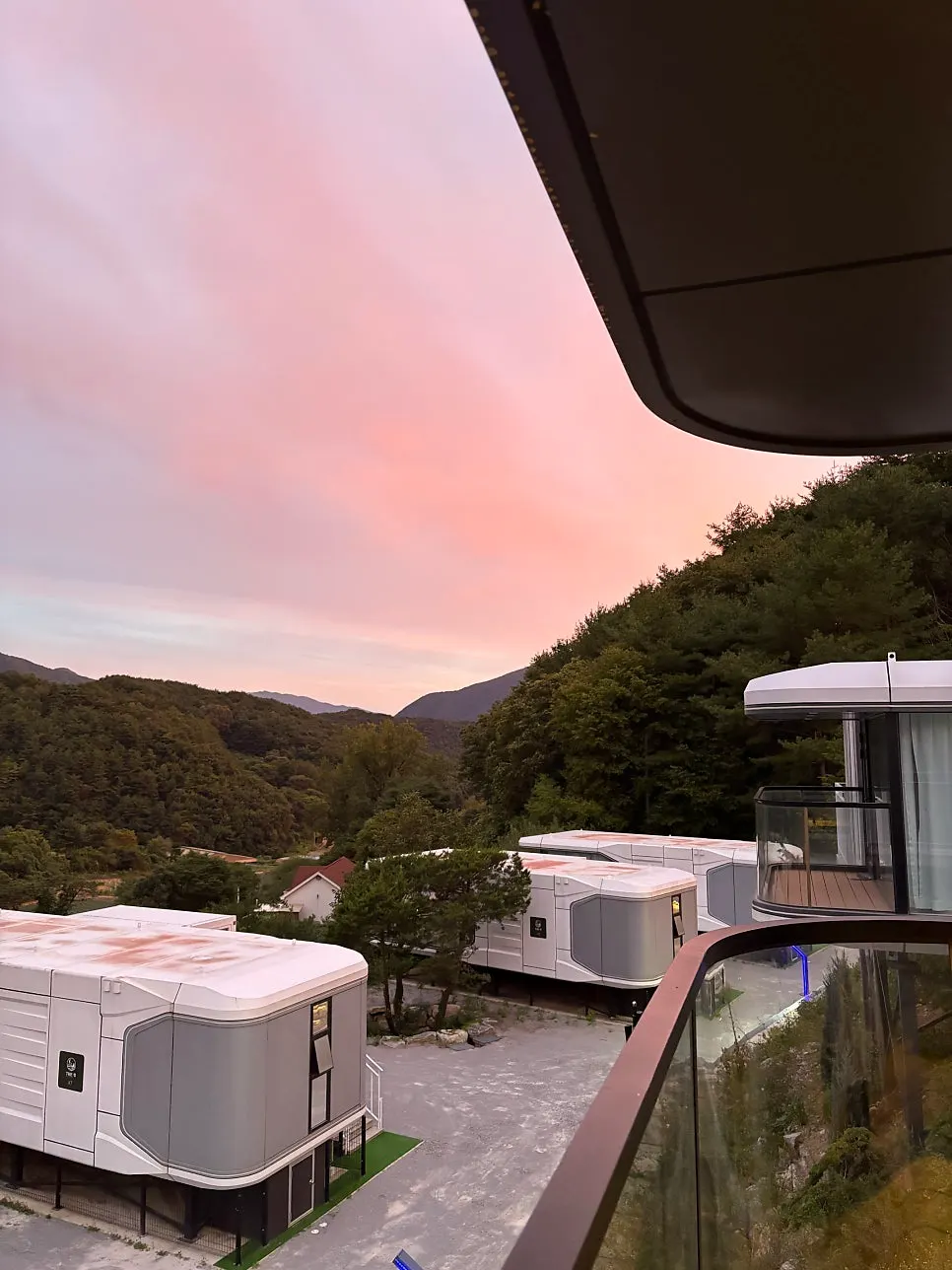 해 질 무렵 영월 카라반 숙소에서 본 노을