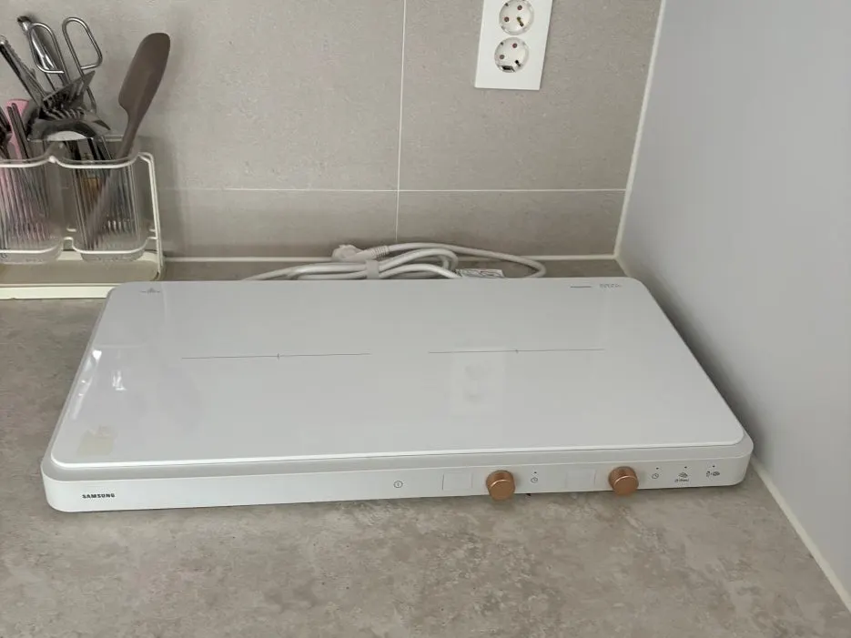 네스프레소 커피 머신과 오설록 티 세트