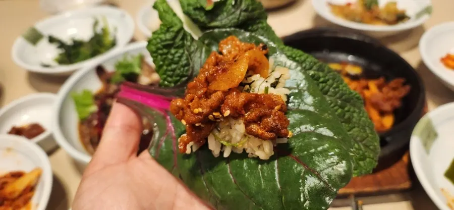 쌈채소에 싸 먹는 제육볶음