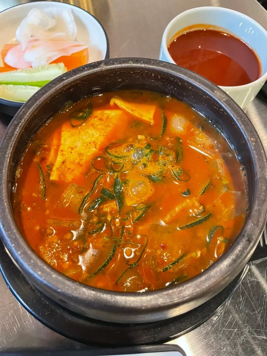 소금과 막장, 특제매운소스 세 가지 소스