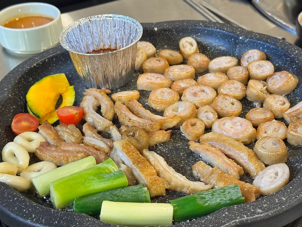 Makchang sizzling on the grill