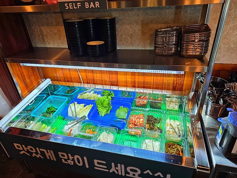 연잎숙성막창 설명이 담긴 매장 안내