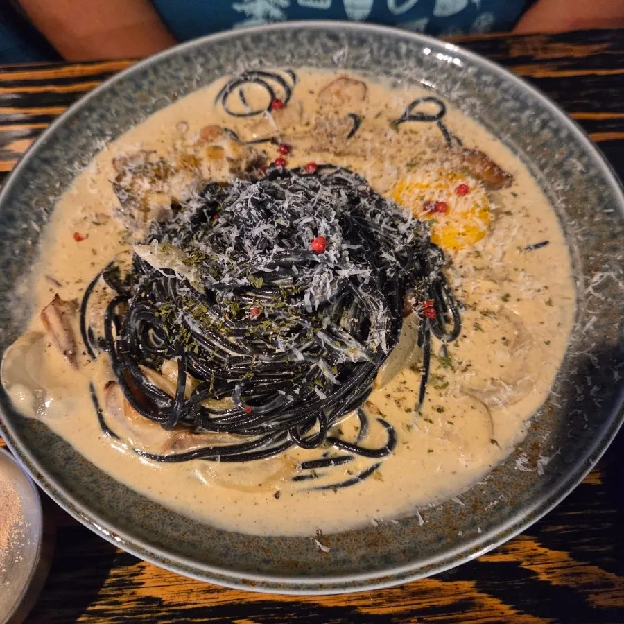 바다약방 전복내장크림파스타 한 접시