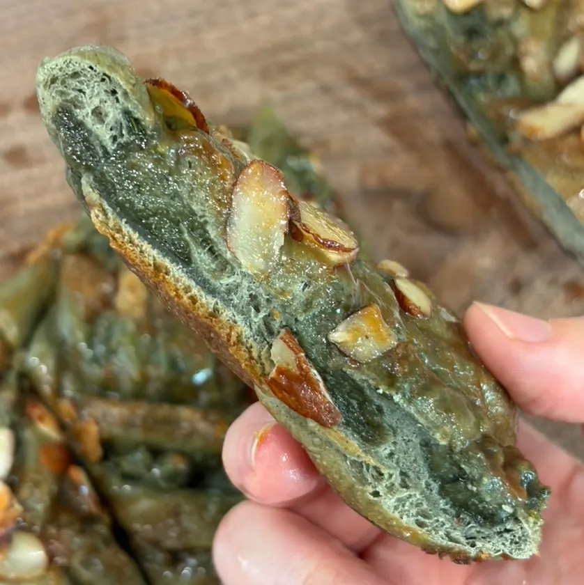 Bread filled with chewy mugwort rice cake