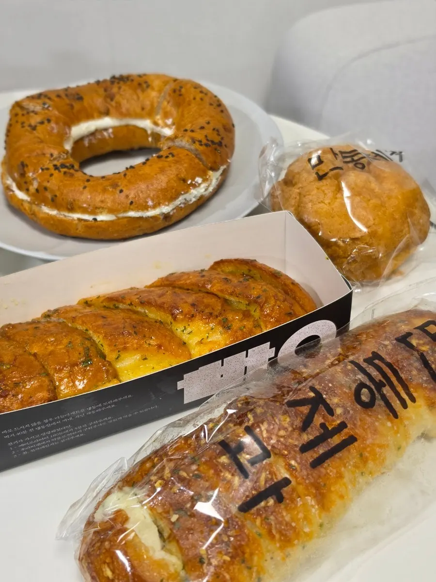 Featured photo of a bread tour at Mandong Jegwa Yeonnam Branch