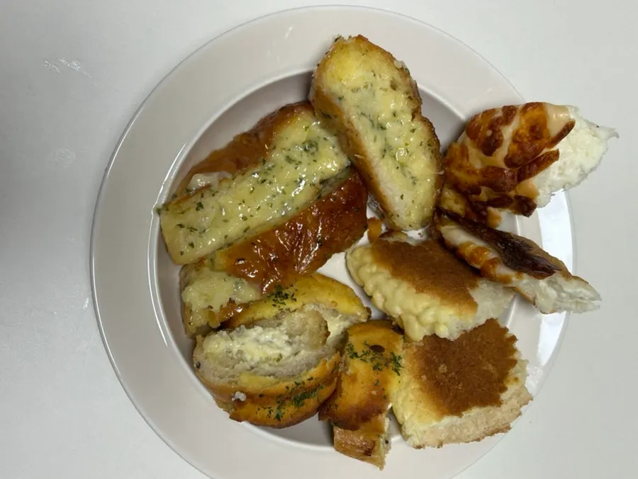 Takeaway breads prepared for a dinner bread party