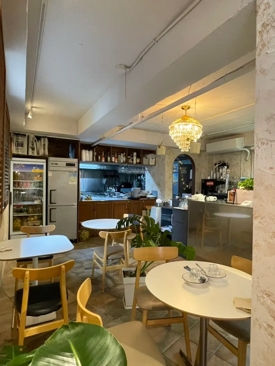 Pastiar entrance