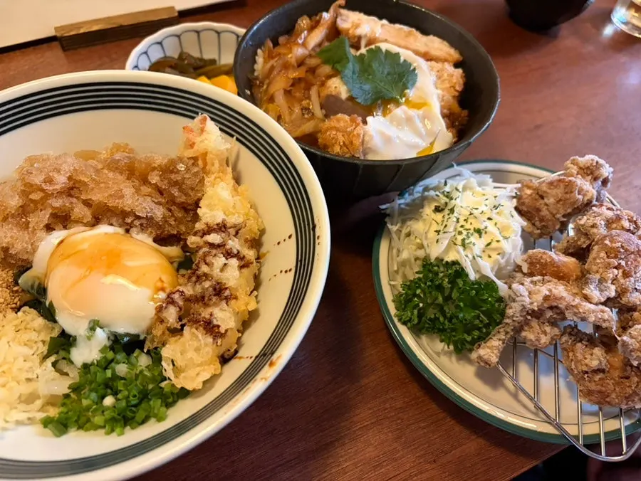 가츠동과 붓카케우동, 가라아게 주문