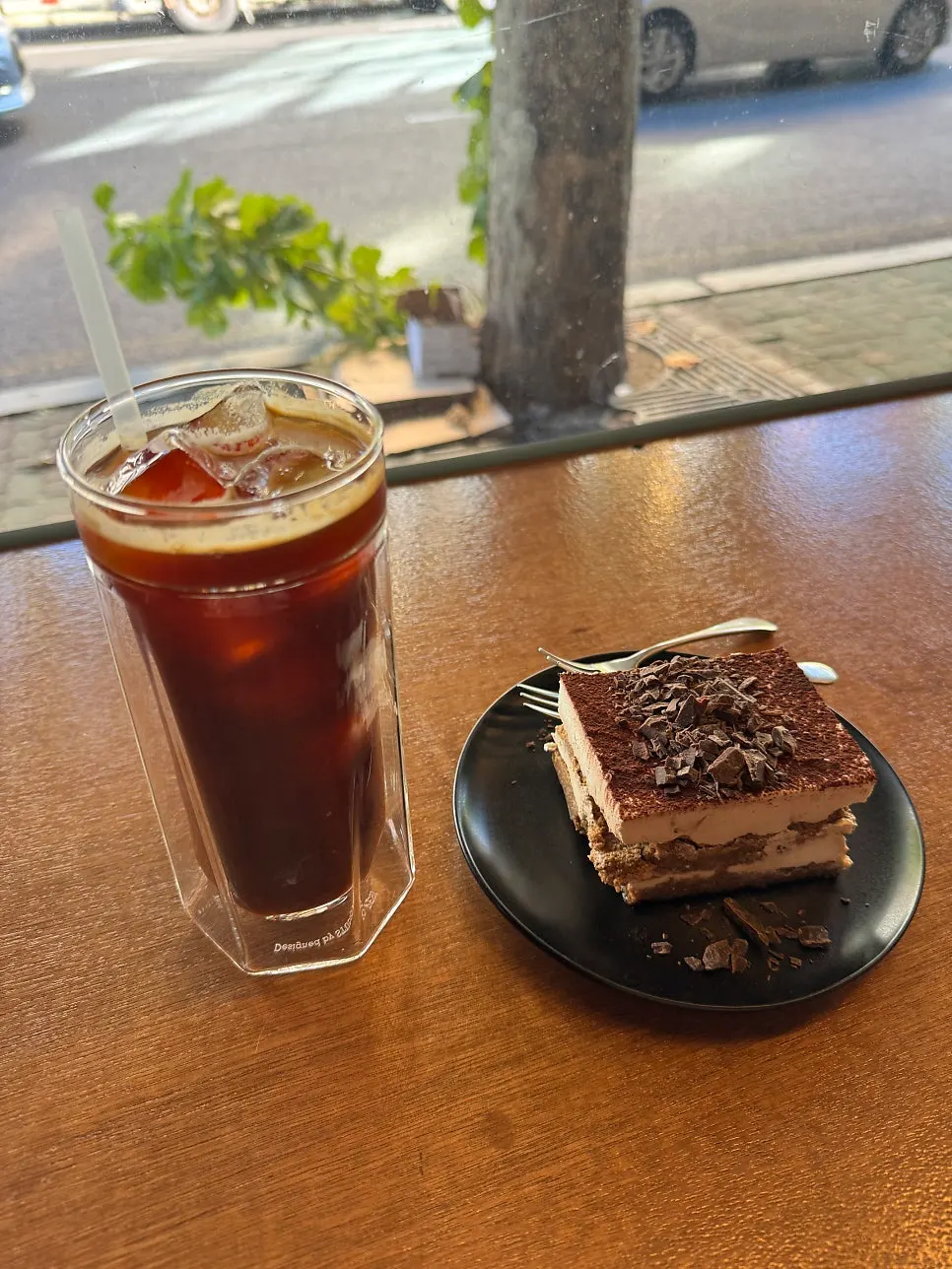 A ₩5,000 decaf americano