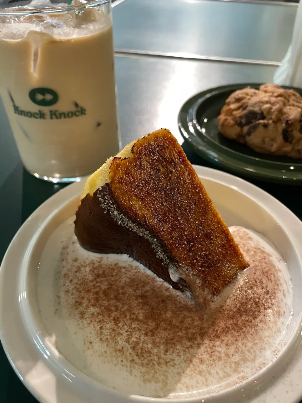 Cover image of the large Yeonnam-dong café Noknok