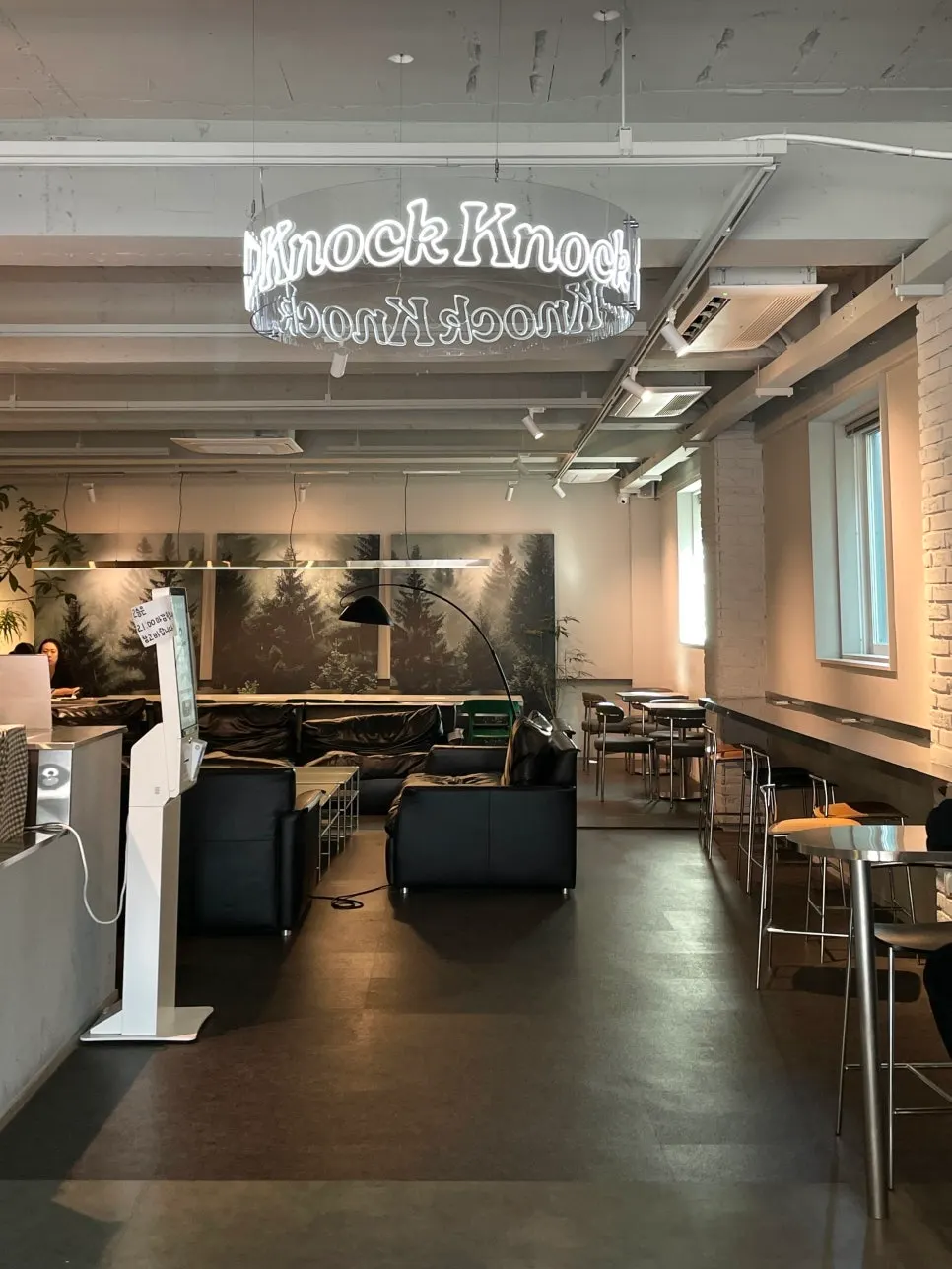 1st floor seating and lighting at Noknok