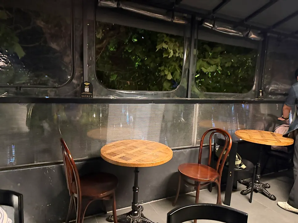 Seating atmosphere on different floors of Central Site Yeonnam