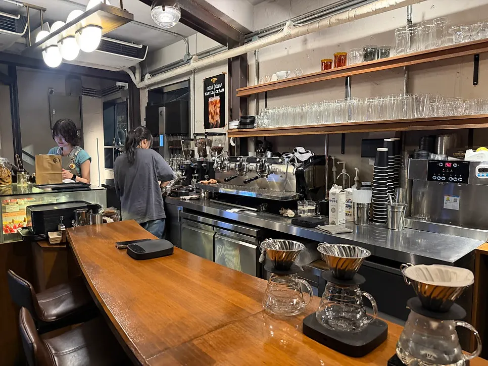 Resting spot during the Yeonnam-dong café date