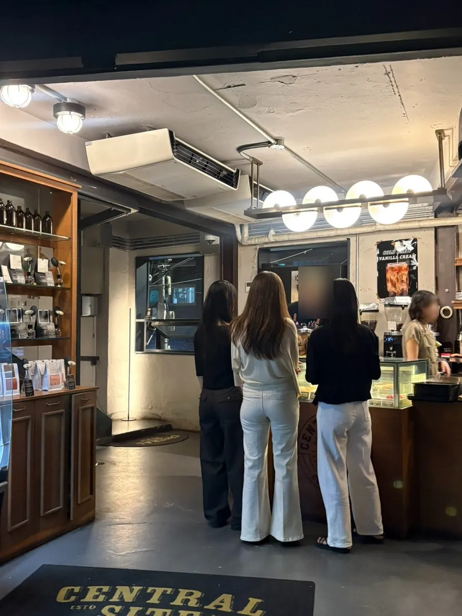 2nd-floor seating, a nice spot for a Yeonnam-dong date