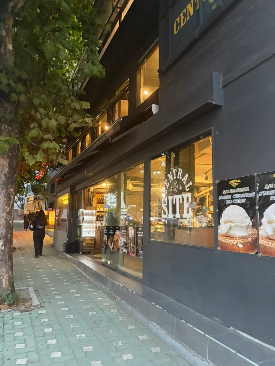 센트럴사이트 연남점 원두 판매 진열