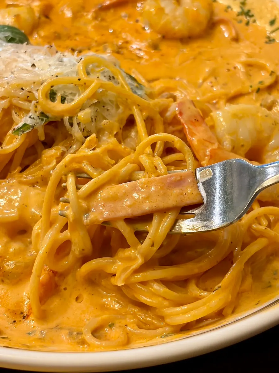 Rosé pasta noodles with bacon and shrimp