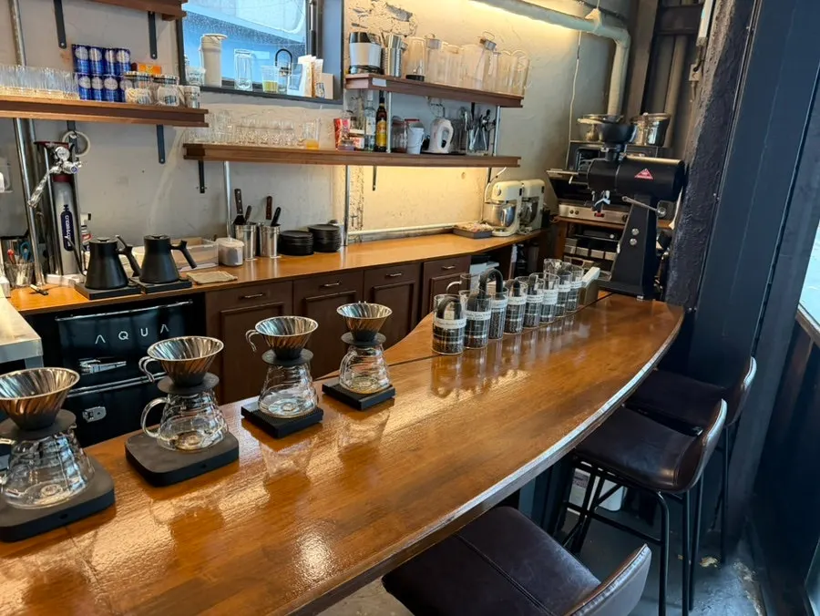 First-floor bar area where you can smell and test beans