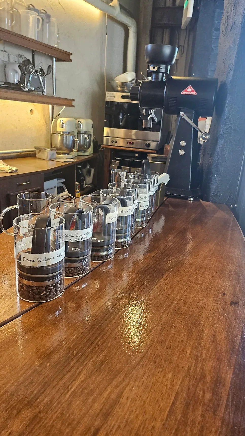 Beans for smell-testing and brewing preparation