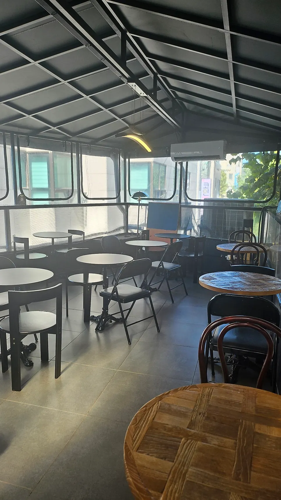 A quiet, empty seating area on the 3rd floor