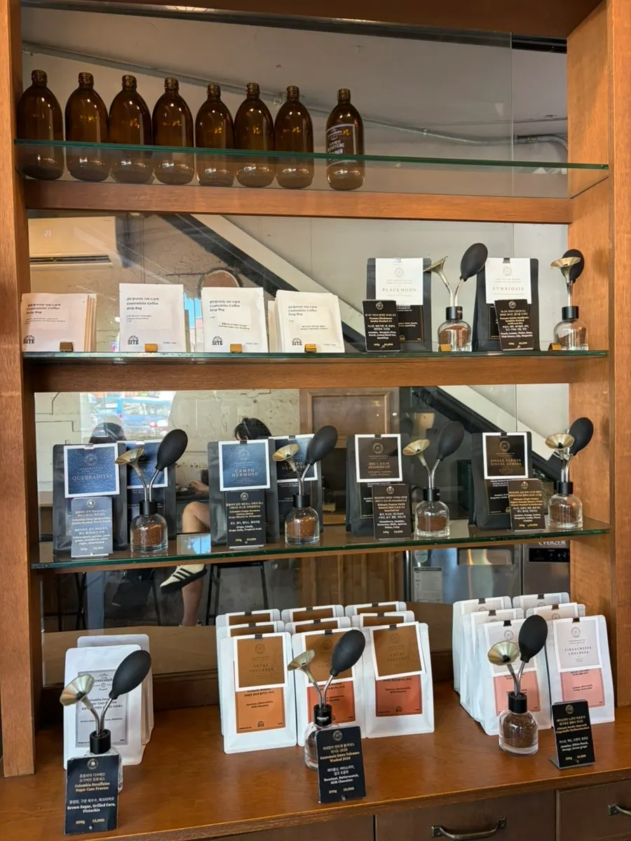Drip bags and bean packages sold in the store