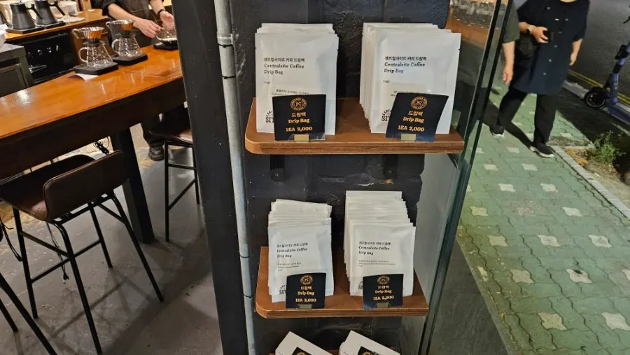 Several types of roasted coffee beans for sale