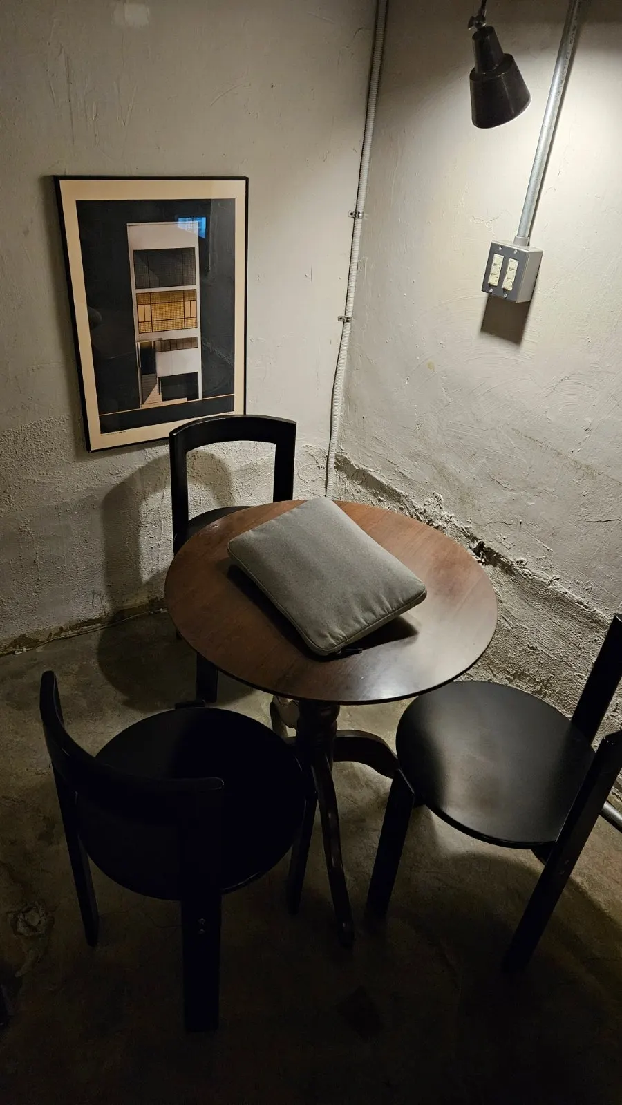 Vertical photo of the first-floor brewing space at Central Site Yeonnam
