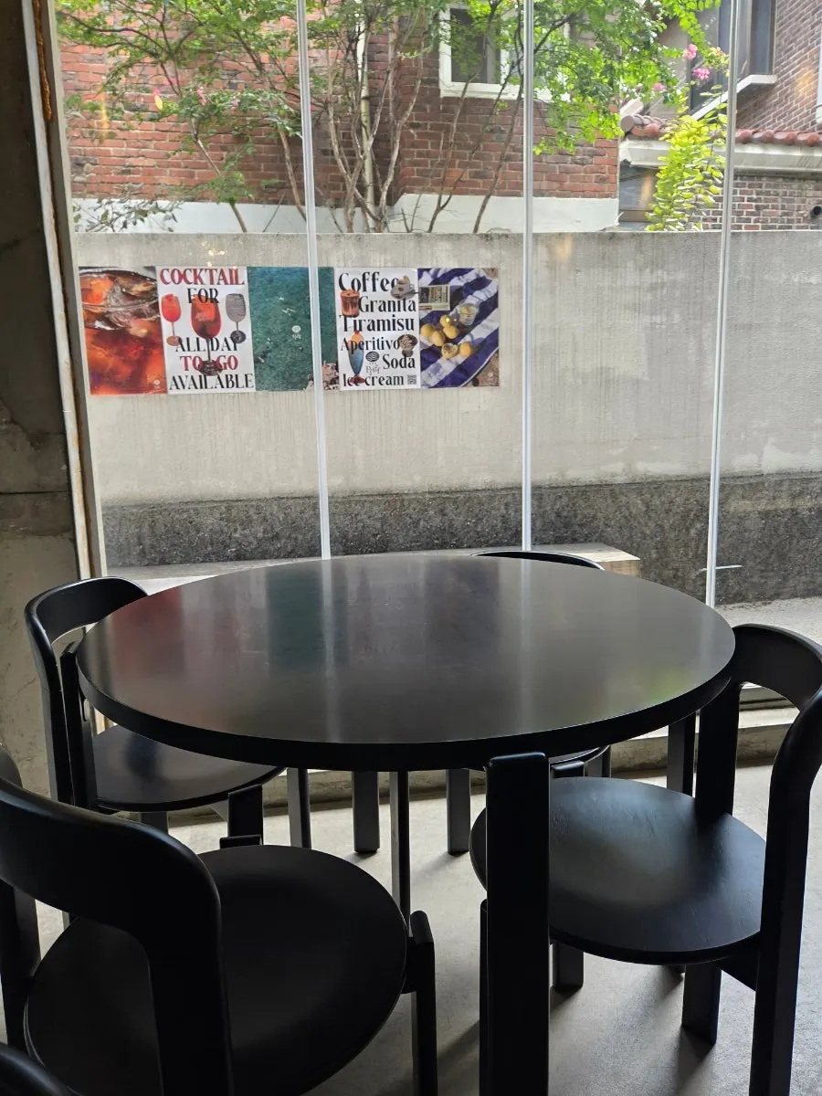 Terrace space at a Yeonnam-dong café