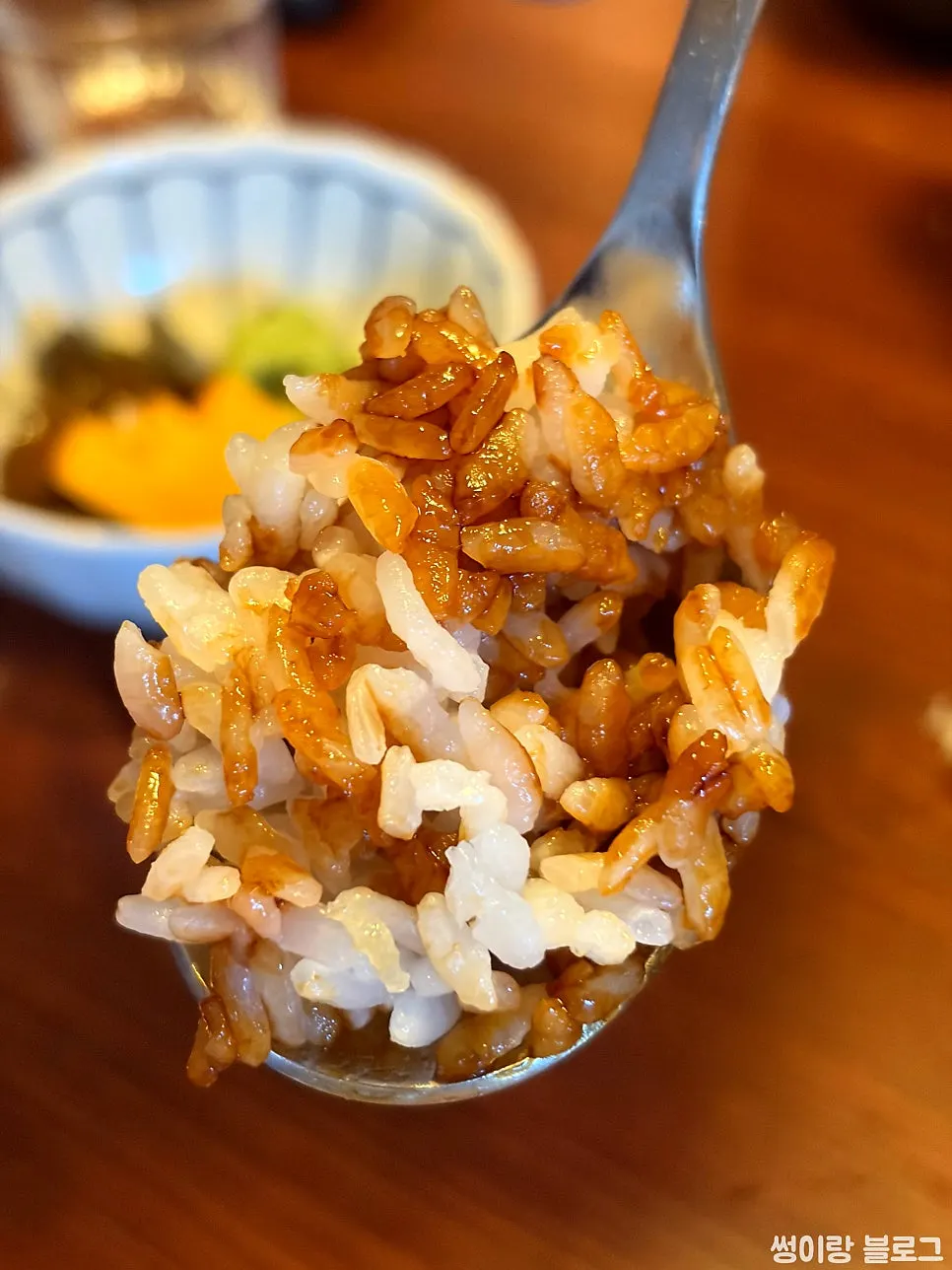 Picking through the different types of tempura in the tendon