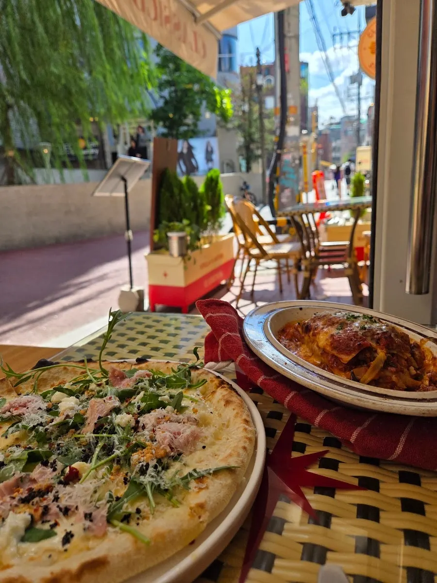 Street view of Yeonnam-dong in front of Classicdang