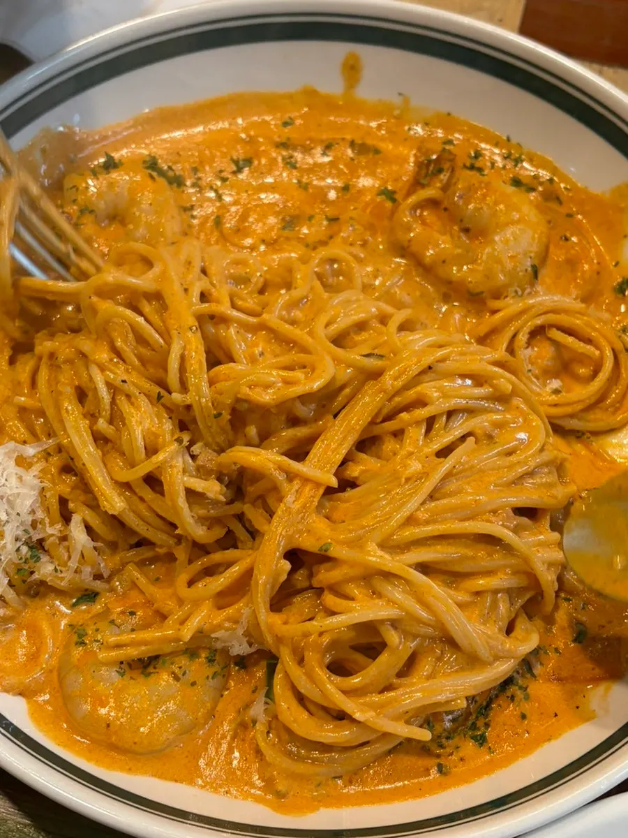 Shrimp and spaghettini pasta