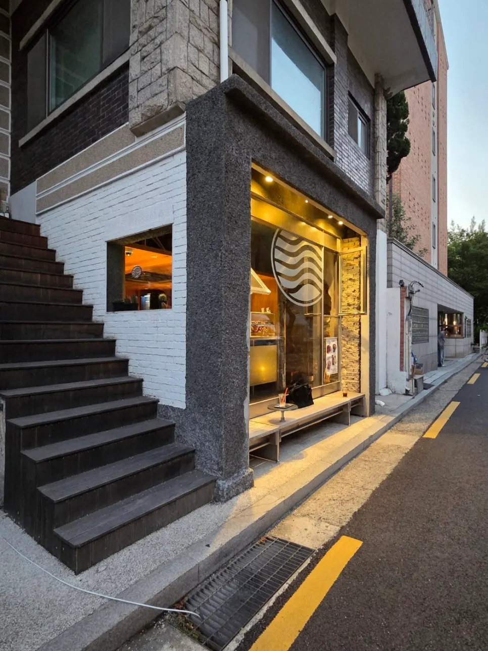 Exterior of Pip Espresso Bar in Yeonnam-dong