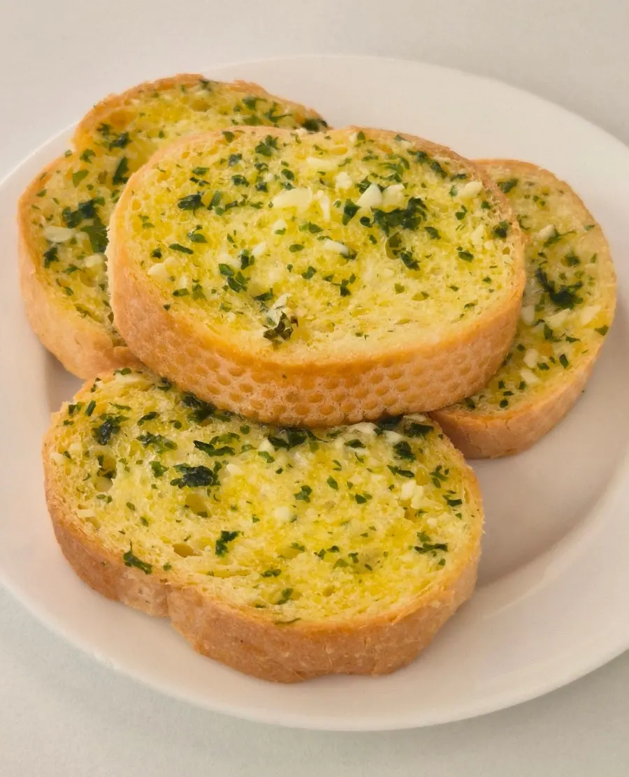 즉석으로 굽는 마늘빵