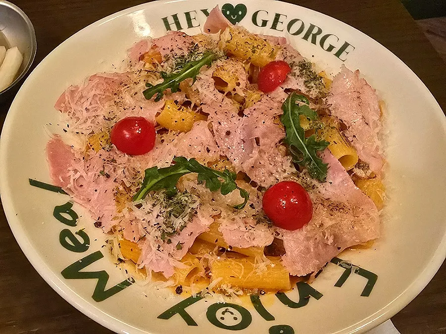 Plated jambon butter cheddar pasta