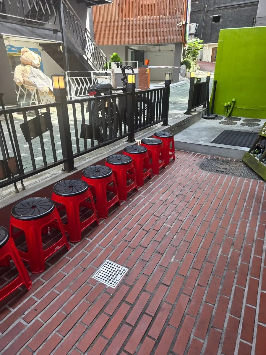 Alley in front of Hey Joji's entrance