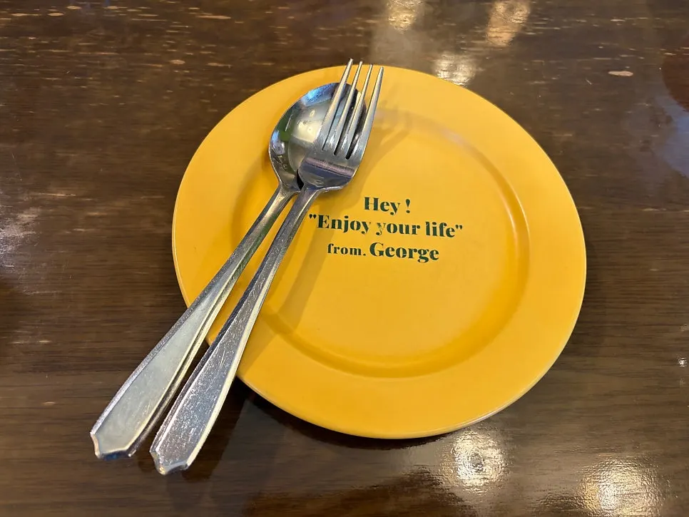 A Hey Joji table where orders are placed by QR code