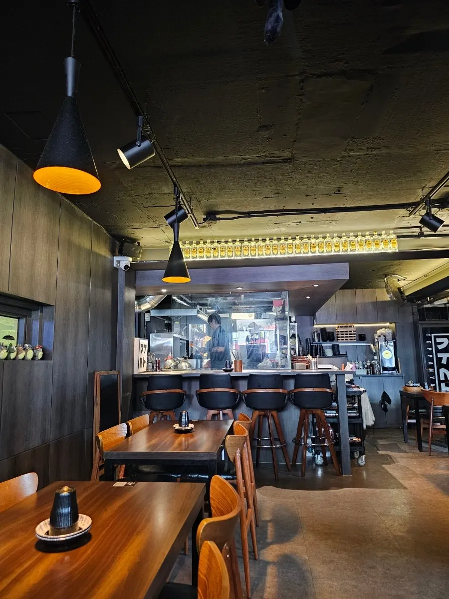 Izakaya space at Gusa Yeonnam