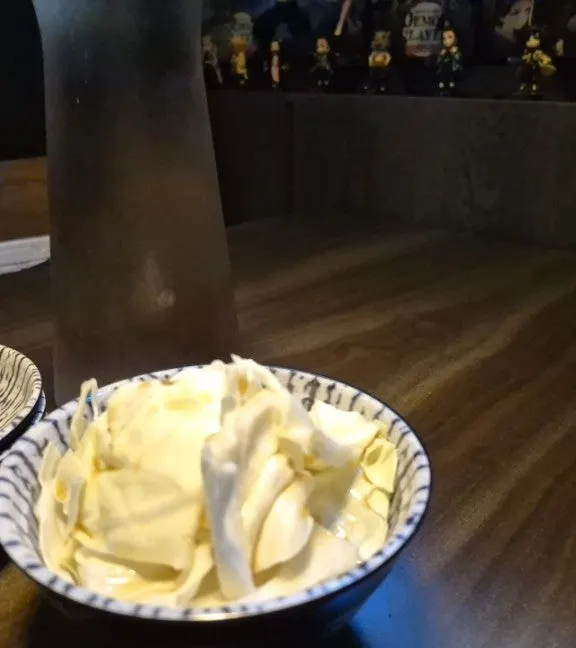 Cabbage salad served with jjambbong nabe