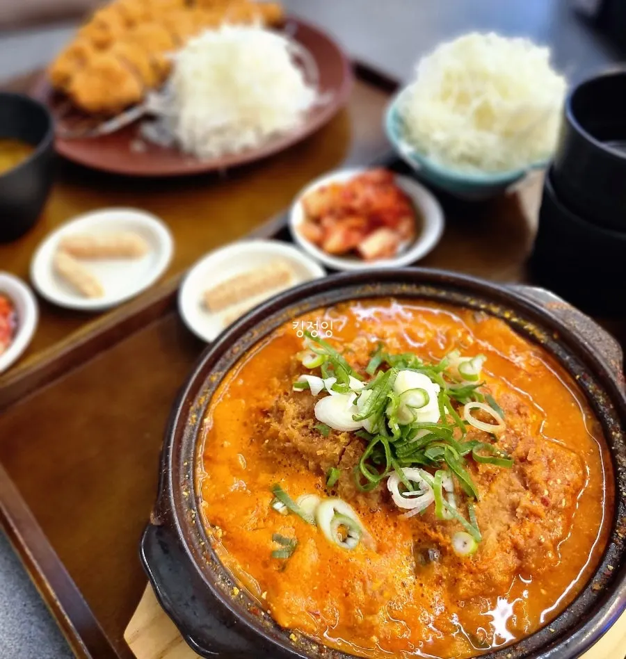 카츠몬스터 히레카츠와 김치나베카츠 한 상