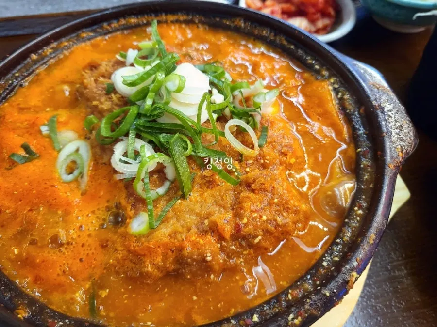 등심 돈가스가 들어간 김치나베