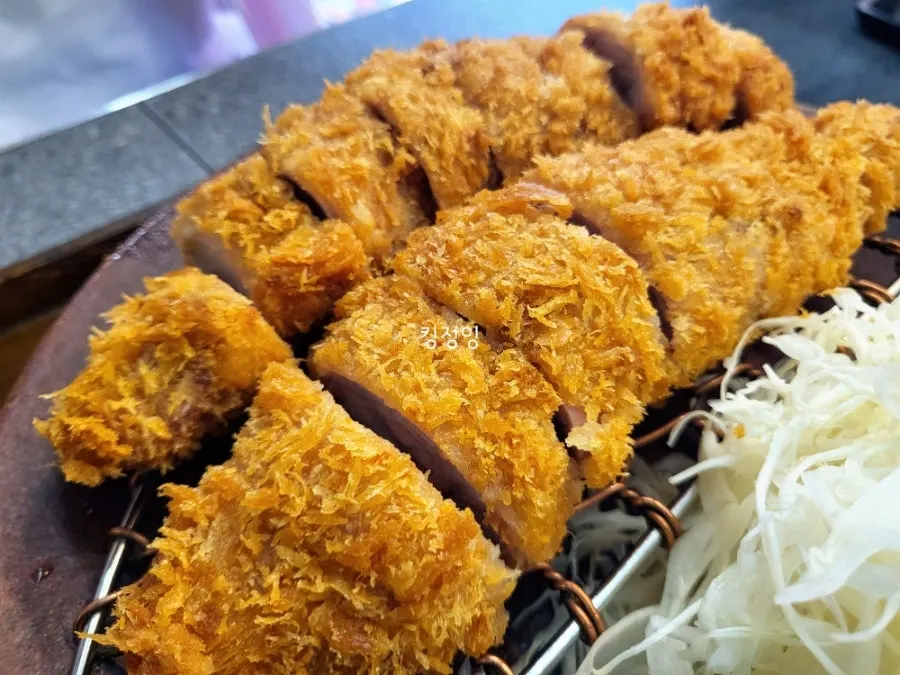 히레카츠와 곁들임 소스 구성