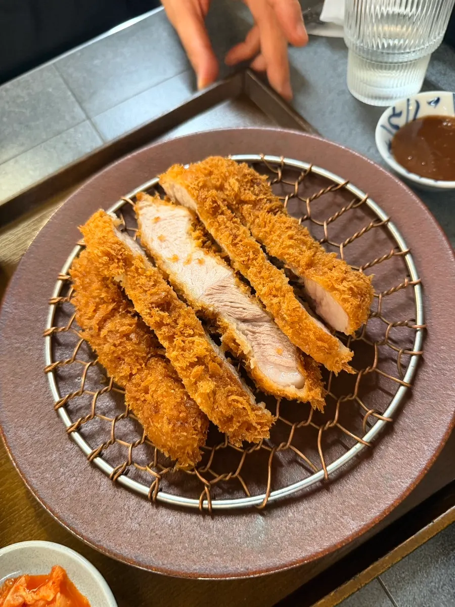 Menu screen showing fillet katsu and cheese katsu