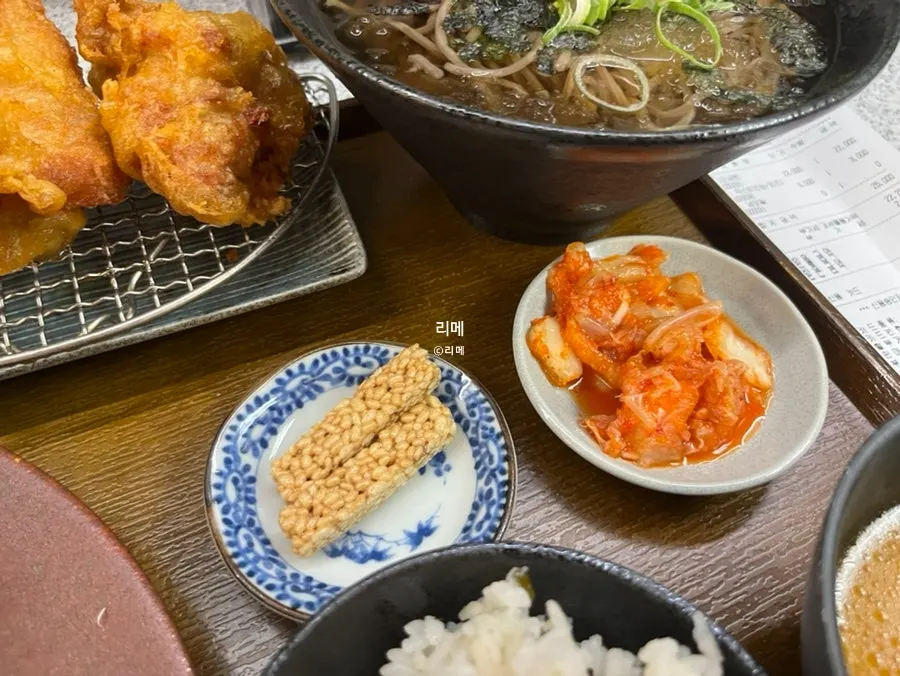 후식으로 나온 달달한 강정