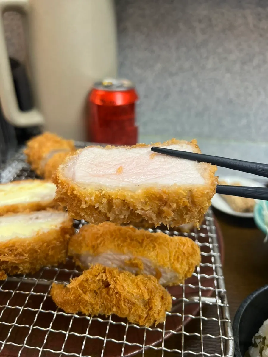 Cross-section of katsu showing thick meat grain
