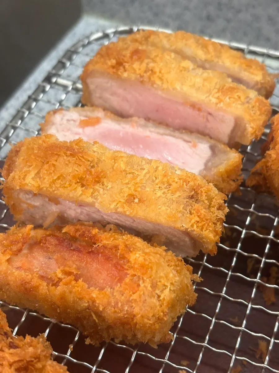 두툼한 돈카츠 단면
