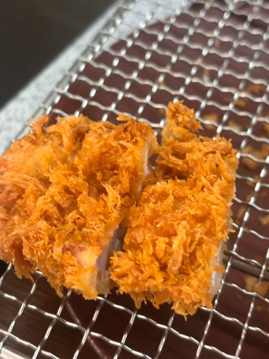 식사 마무리한 트리플카츠 접시