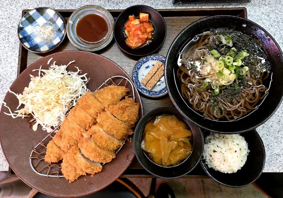 안심 돈카츠와 냉모밀 1인 세트